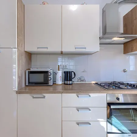 Bumbak By Interhome * Umag