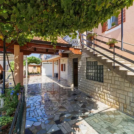 Bumbak By Interhome *