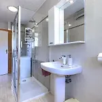 Bumbak By Interhome * Умаг