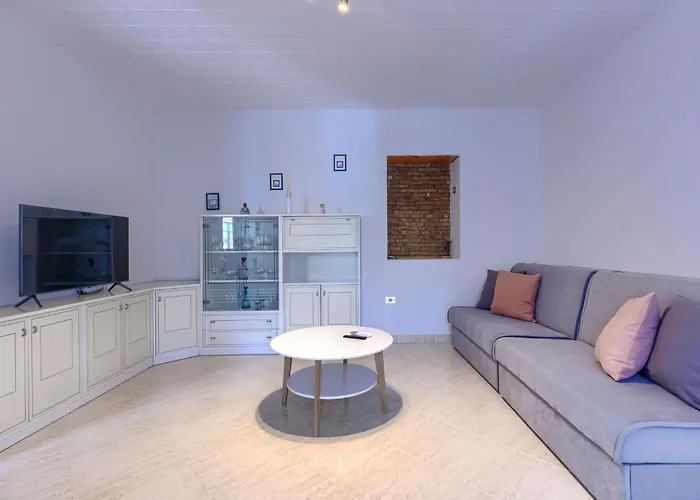 Bumbak By Interhome *